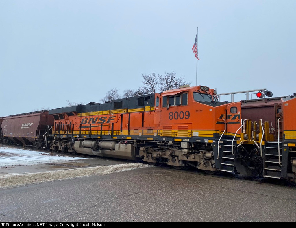 BNSF 8009